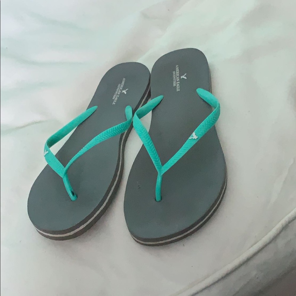 American Eagle Flip-Flops